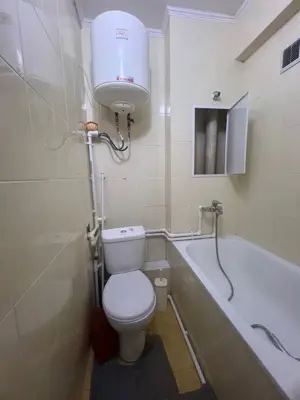 Ofer spre inchiriere o garsoniera in zona Berceni