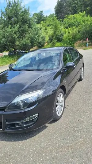 Renault Laguna 3 2.0 dci - imagine 4