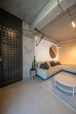 Vedere la mare apartament deosebit mobilat lux chirie termen lung - imagine 13