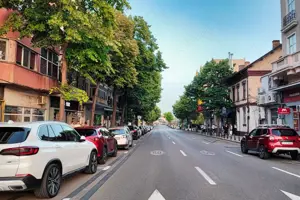  Oportunitate unică! 4 camere centru etaj 1 ideal locuință sau birou