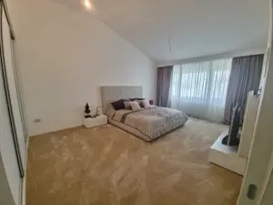 Vila deosebita  la un pas de mare mobilata si utilata - imagine 15