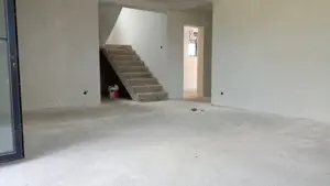 Casa noua, P+M, garaj, utilitati, asfalt, pozitie placuta, 5 ari teren - imagine 4