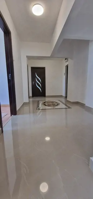 Gara-Abator, apartament cu 3 camere decomandate.