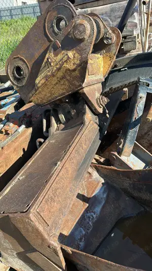 Cupa de taluz pentru excavator - imagine 2