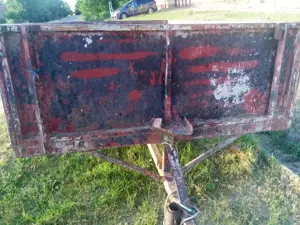 Vând utilaje agricole u 445 plug reversibil cu două trupițe și o remorcă cu o axă  - imagine 2