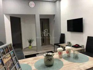 Casa Moderna 2 Camere De Vanzare Curte Proprie, Str Horea, Central