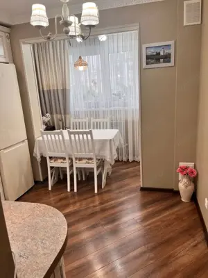 Inchiriem apartament de 3 camere zona 1 Decembrie  - imagine 4