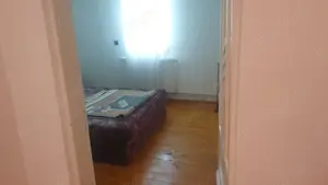 Inchiriere casa Breaza,120 mp,3 dormitoare ,sufragerie baie2 holur i, bucatarie ,centrala gaze ,tera - imagine 4