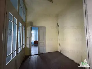 Casa cu farmec istoric, perfecta pentru un proiect de restaurare, zona ICIL, Constanta - imagine 11