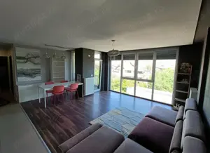  Proprietar   închiriez apartament 2 camere, 61 mp, 1 loc parcare