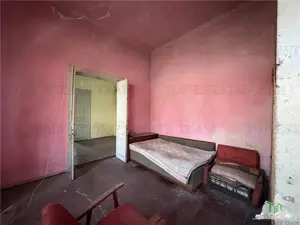 Casa cu farmec istoric, perfecta pentru un proiect de restaurare, zona ICIL, Constanta - imagine 14