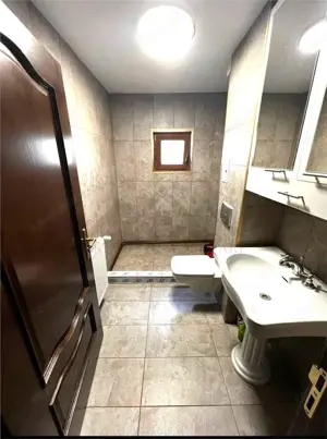 Apartament 2 camere , centrala proprie , zona Lunei - imagine 10 Apartament 2 camere , centrala proprie , zona Lunei - imagine 10