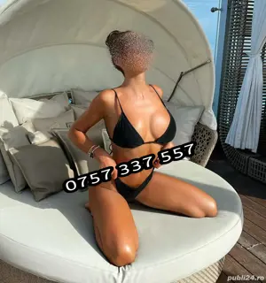 Nouă!! Brunetă Hot, Silicoane!! 