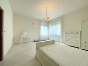 Apartament 3 camere, garaj si boxa - zona Centrala-Prefectura - imagine 19