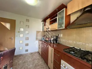 Apartament cu 3 camere, decomandat, centrala proprie, zona Dambovita - imagine 9