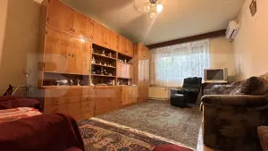 Apartament de vanzare,  decomandat cu 3 camere, zona Dacia - imagine 2