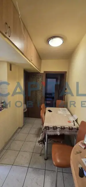 Apartament 3 camere/ Etaj 2 /Locatie excelenta- ideal  locuinta sau investitie
