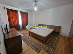 Apartamemt 3 camere decomandat CETATE Stadion, cu balcon, parcare, mobilat si utilat complet