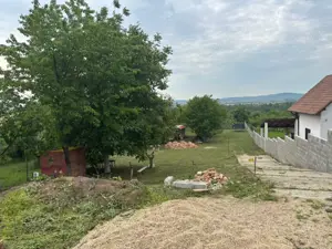 TEREN INTRAVILAN PE DEALURILE DIN ORADEA 