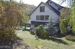 Topoloveni - Conacul Ion Mihalache, Domeniu pe 5 Hectare - imagine 15 Topoloveni - Conacul Ion Mihalache, Domeniu pe 5 Hectare - imagine 15