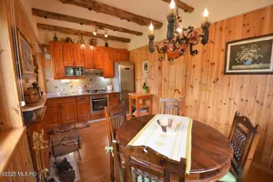 Campulung - Leresti, casa de munte, teren 5503 mp - imagine 6