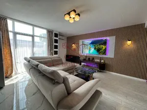 Apartament 2 camere, 2 bai. dressing. Etaj 1.