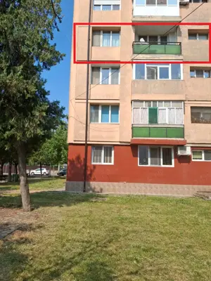 Vand apartament 2 camere Etaj 3