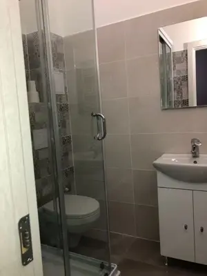 Garsoniera de inchiriat in zona Costin Georgian