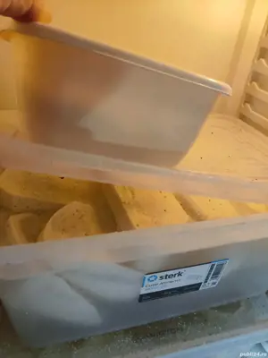 Branza de vaca proaspata si măturată.