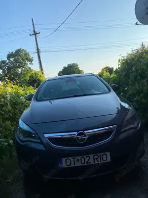 Vand opel astra j sports tourer an 2011 motor 1.7 ecotec - imagine 7 Vand opel astra j sports tourer an 2011 motor 1.7 ecotec - imagine 7