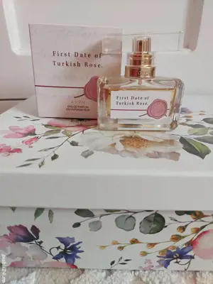 Esenta de parfum 30 ml Avon Turkish Rose