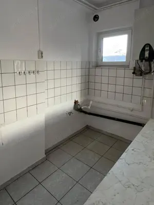 Vand Apartament 2 camere, renovat,Simeria, Str. Fabricii - imagine 3