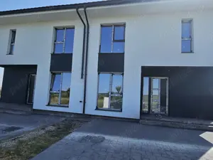 Vând duplex Pischia