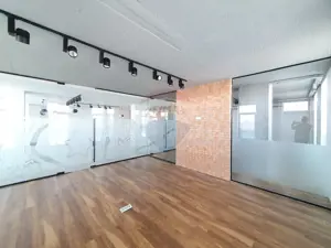 Birou modern 151 mp în Arad Plaza, 2 locuri de parcare - imagine 9