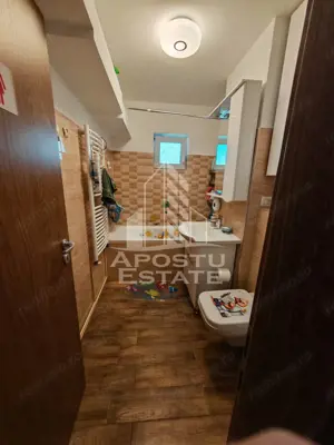 Apartament 4 camere, 2 bai, 2 balcoane,centrala proprie, etajul 2 - imagine 16