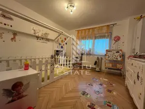 Apartament 4 camere, 2 bai, 2 balcoane,centrala proprie, etajul 2 - imagine 6