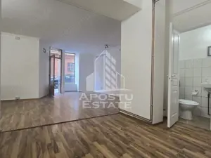 Spatiul comercial central