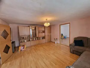 Resita Apt.Etj.1 Curte Comuna - imagine 4