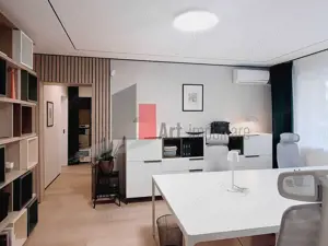 Oferim spre vanzare apartament superb de 3 camere, in Drumul Taberei