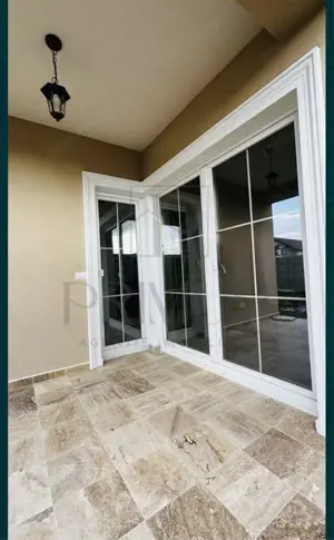 Duplex individual superb - 5 camere - zona excelenta - canalizare - despartit prin camera tehnica- a - imagine 8