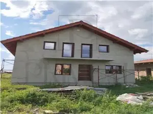 Casa individuala - zona buna - suprafete generoase