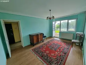 A 37  Liceul sanitar ,Apartament 3 camere confort 1 etaj 2,   67000euro