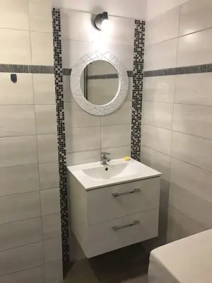 Apartament 2 camere in zona 1 Mai - imagine 5