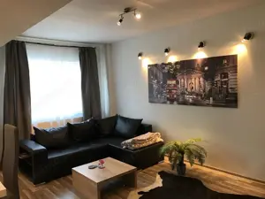 apartament 3 camere in zona Titan