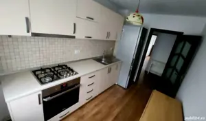 Vand schimb apartament 3cam in Roman-Str.CuzaVoda