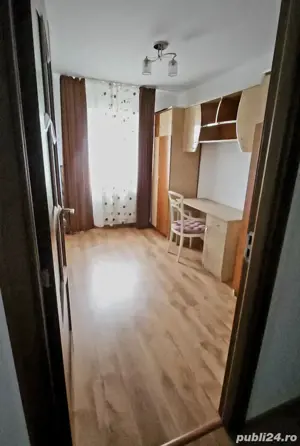 Vand schimb apartament 3cam in Roman-Str.CuzaVoda - imagine 5 Vand schimb apartament 3cam in Roman-Str.CuzaVoda - imagine 5
