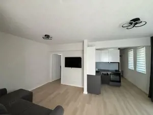 Central - Inchiriere ap. 2 camere + loc de parcare - Str. Cuza Voda