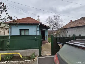 Casa, curte si gradina de vanzare Luna de sus