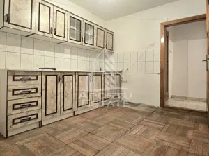 Apartament 2 camere - zona Gradiste