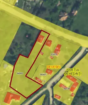 Casă bătrânească de vânzare în sat Devesel, județul Mehedinți